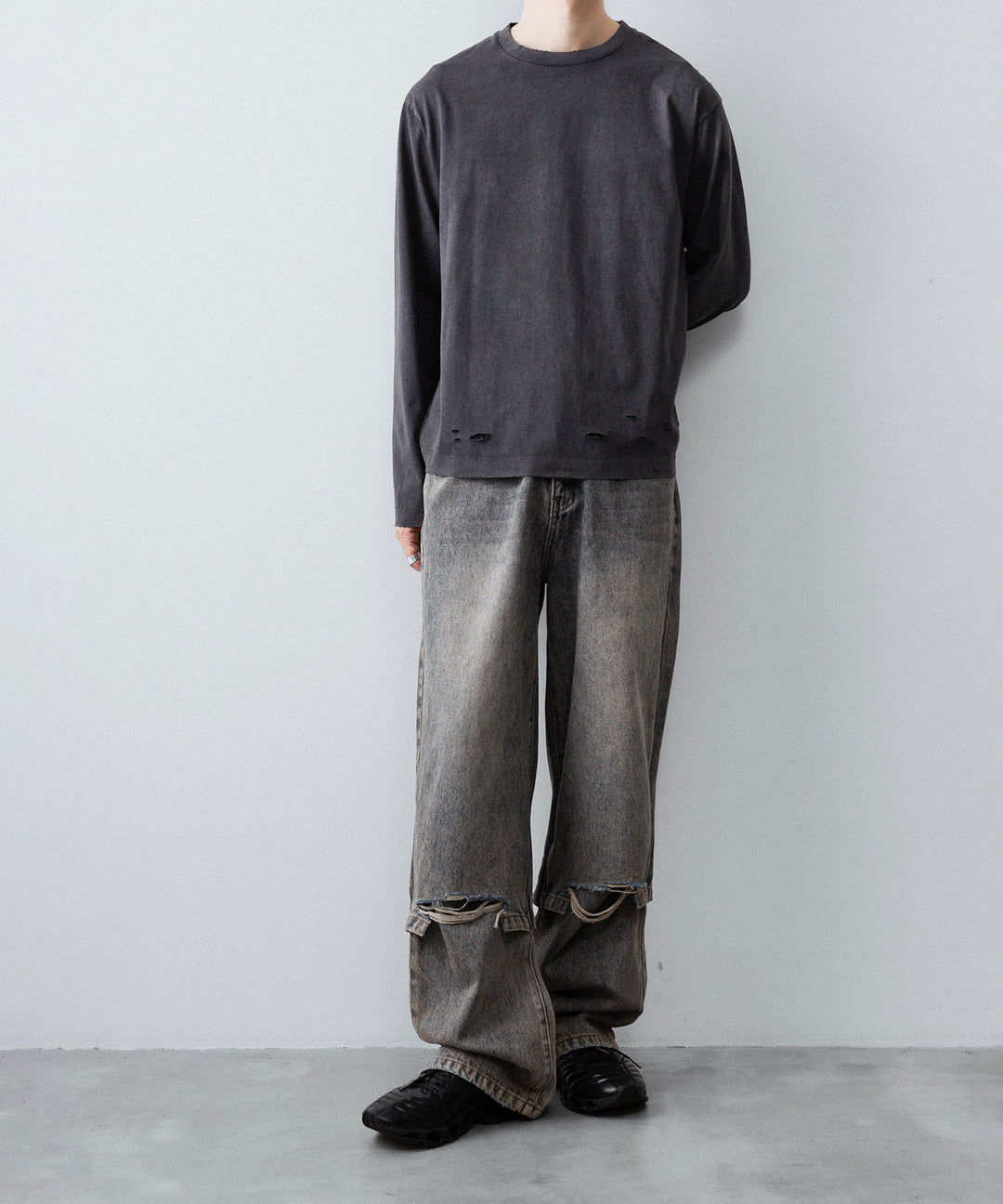 【CODA】FADED BLACK AGING DAMAGED LONG SLEEVE T-SHIRT - FADED BLACK