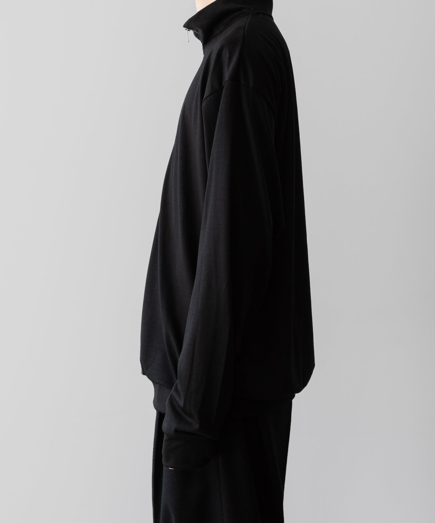 INTÉRIM(インテリム)のEXTRA FINE MERINO WOOL JERSEY HIGH NECK HALF ZIP - BLACKの公式通販サイトsession福岡セレクトショップ