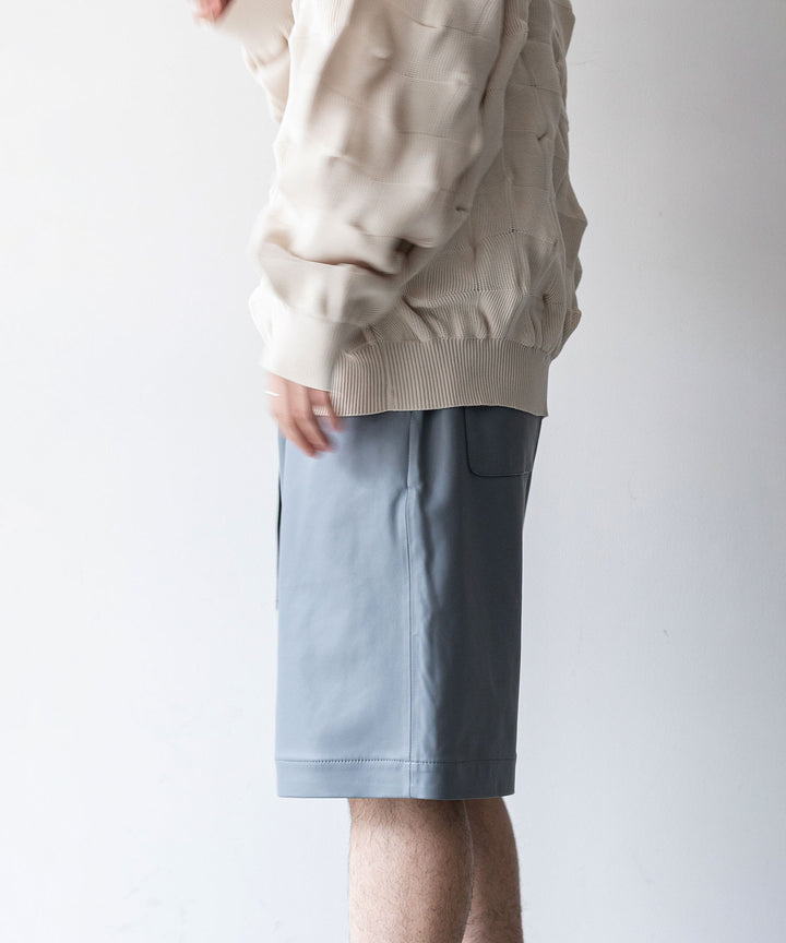 stein(シュタイン)の23AWコレクションLEATHER WIDE EASY SHORT TROUSERSのBLUE GREY