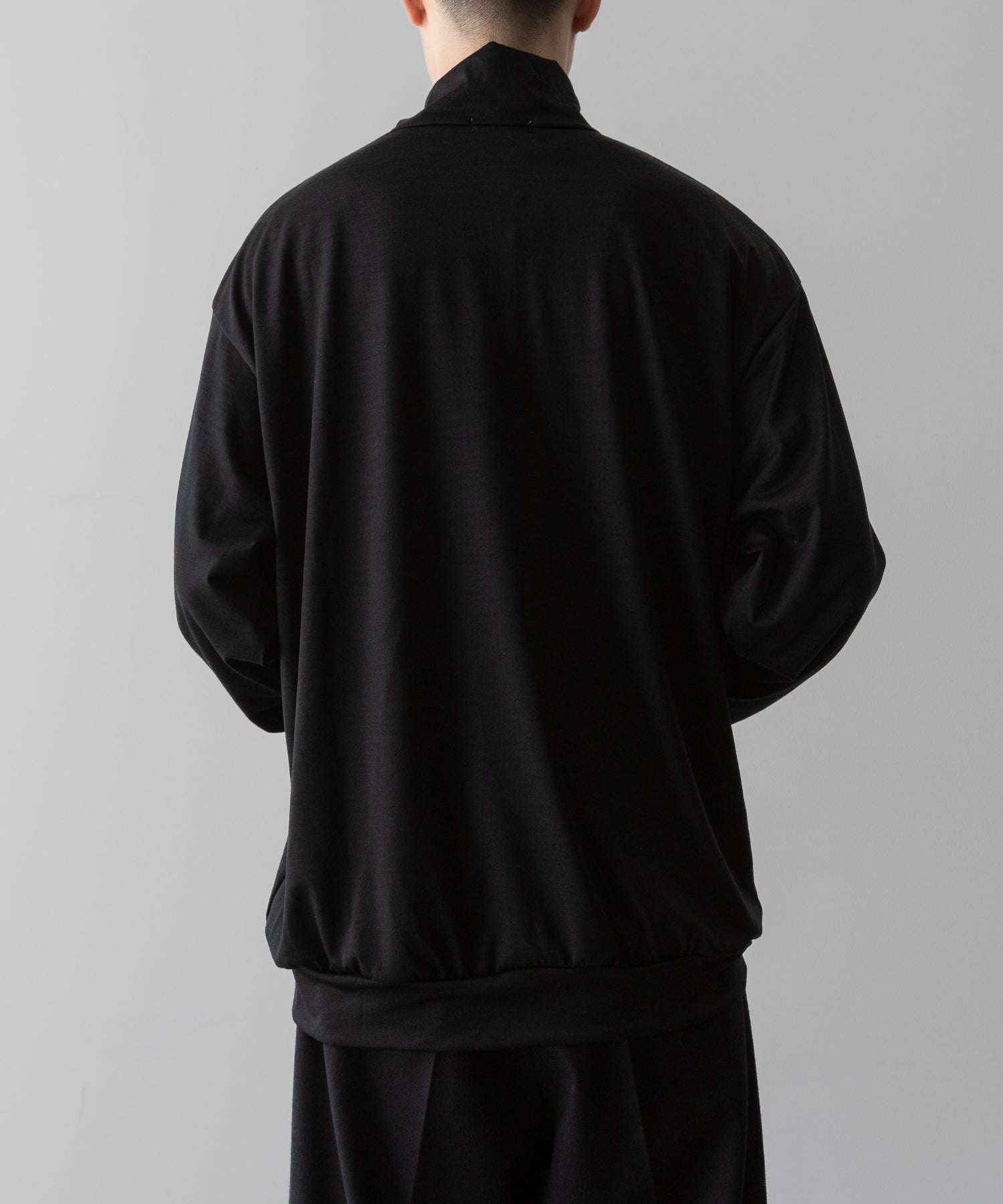 INTÉRIM(インテリム)のEXTRA FINE MERINO WOOL JERSEY HIGH NECK HALF ZIP - BLACKの公式通販サイトsession福岡セレクトショップ