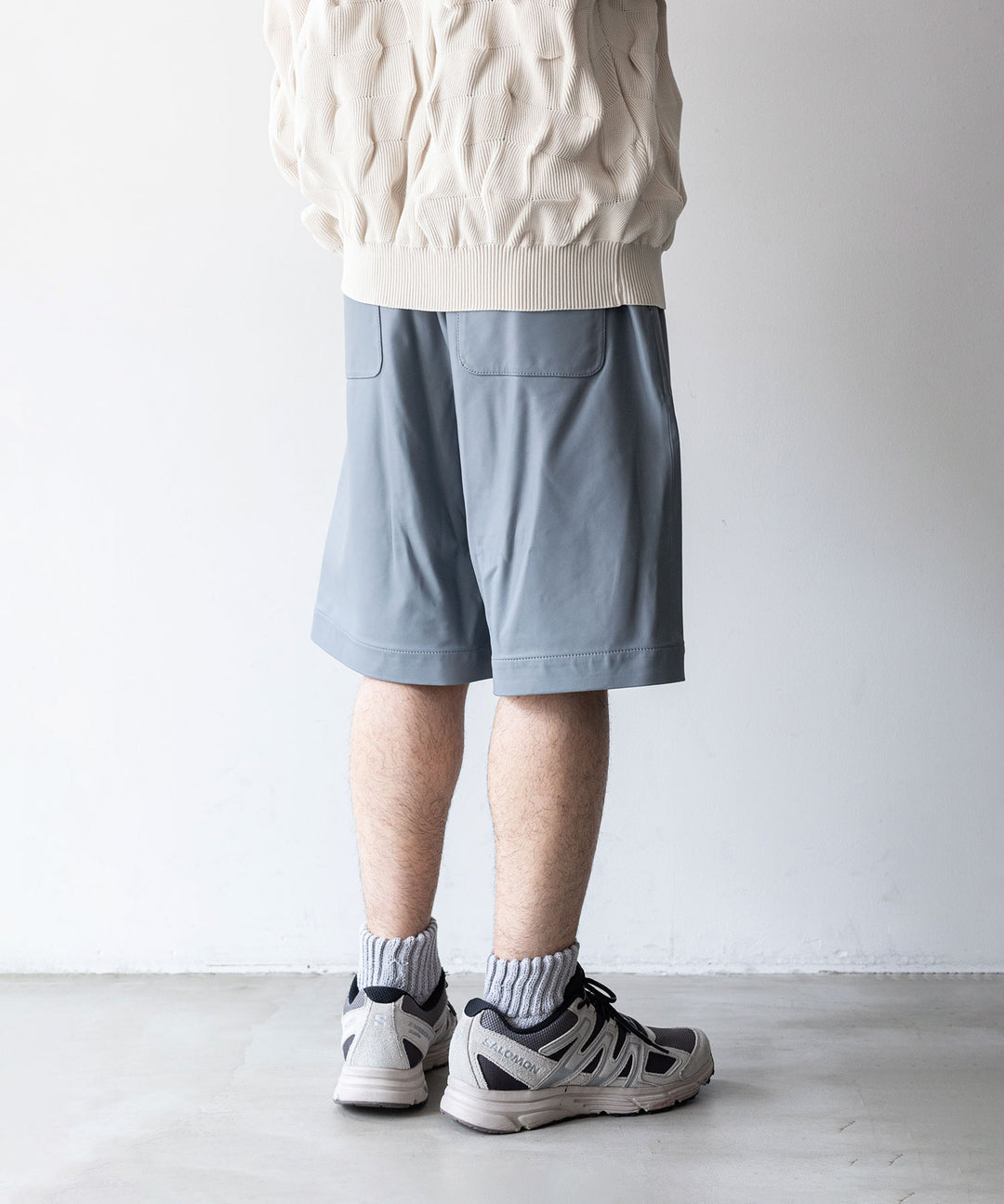 stein(シュタイン)の23AWコレクションLEATHER WIDE EASY SHORT TROUSERSのBLUE GREY