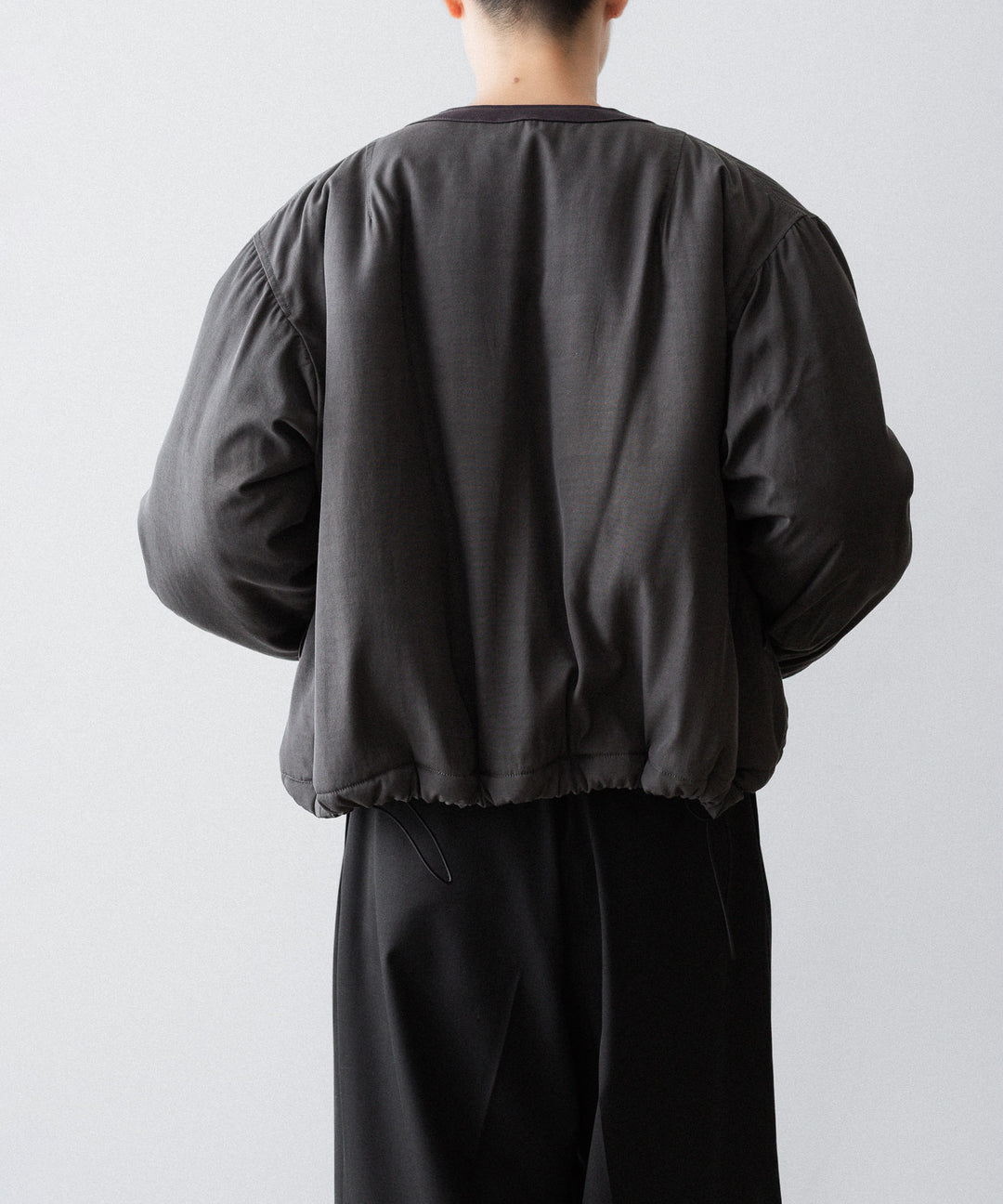【ANTHEM A】PIGMENT AND DYE PUFFER MILITARY BLOUSON - DUSTY BLACK