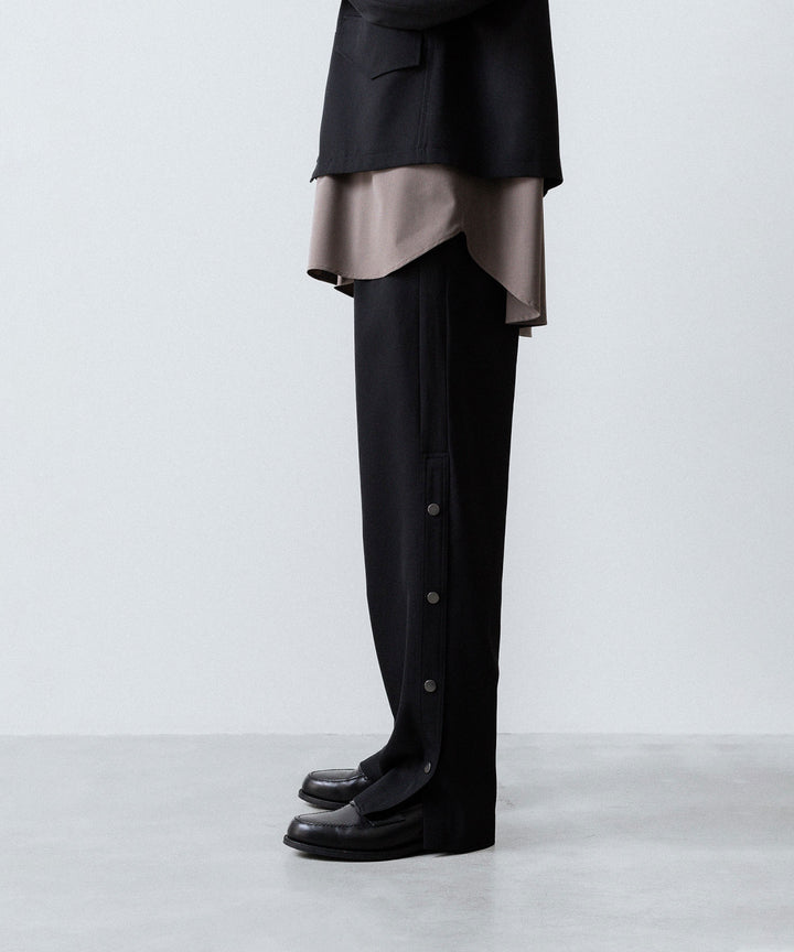 UJOH - ウジョーのBUTTON SLIT PNTのBLACK 公式通販サイトsession福岡セレクトショップ