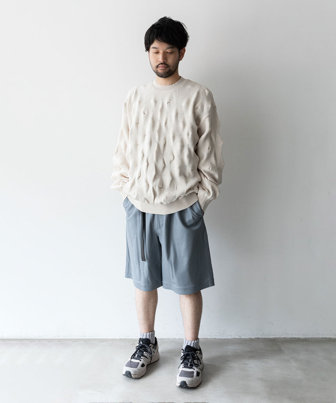 stein(シュタイン)の23AWコレクションLEATHER WIDE EASY SHORT TROUSERSのBLUE GREY