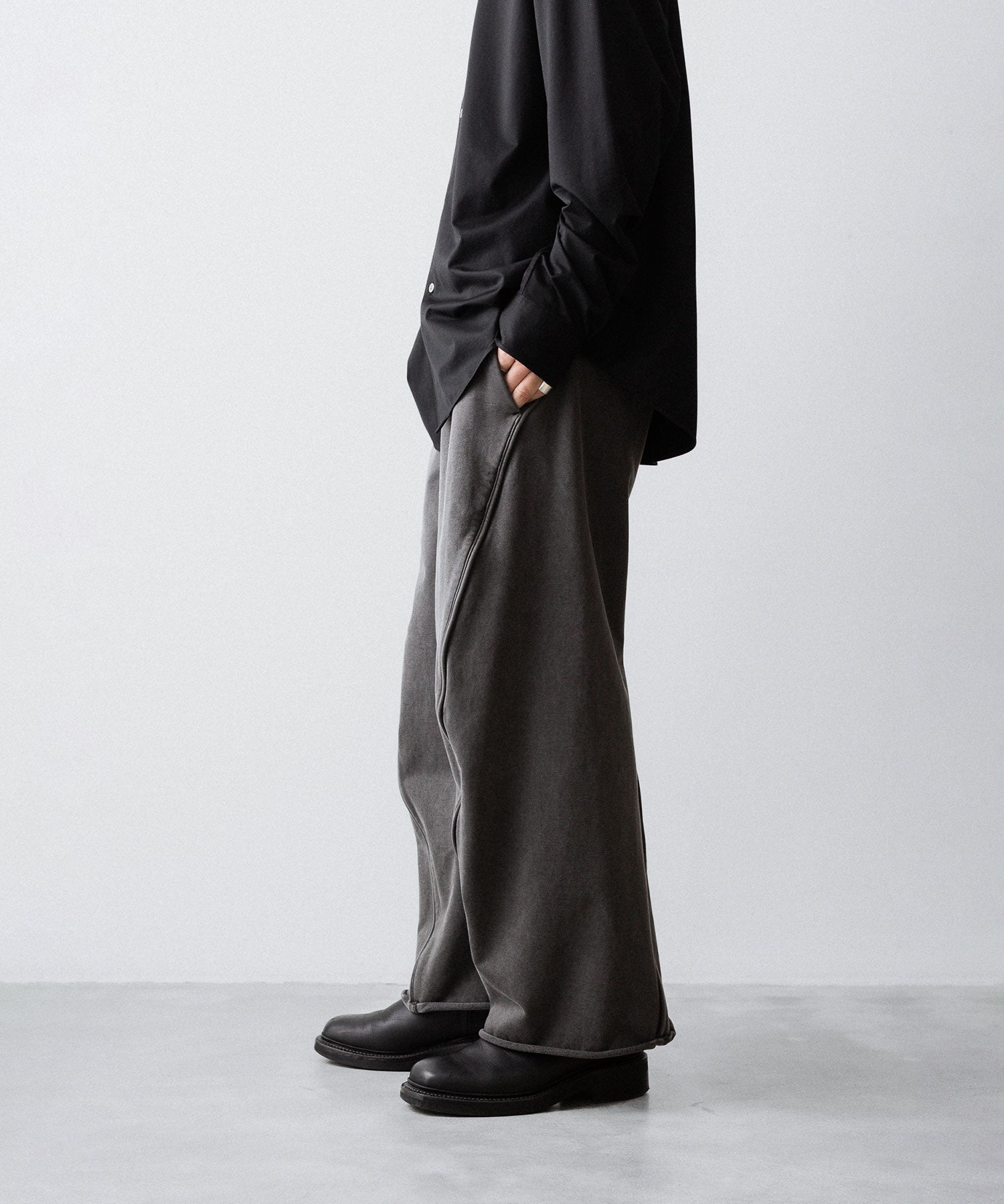 KANEMASA PHIL.】36G FINE SWEAT DRAPING EASY PANTS - CHARCOAL