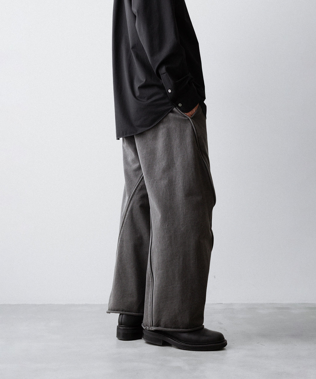 【KANEMASA PHIL.】36G FINE SWEAT DRAPING EASY PANTS - CHARCOAL PIGMENT