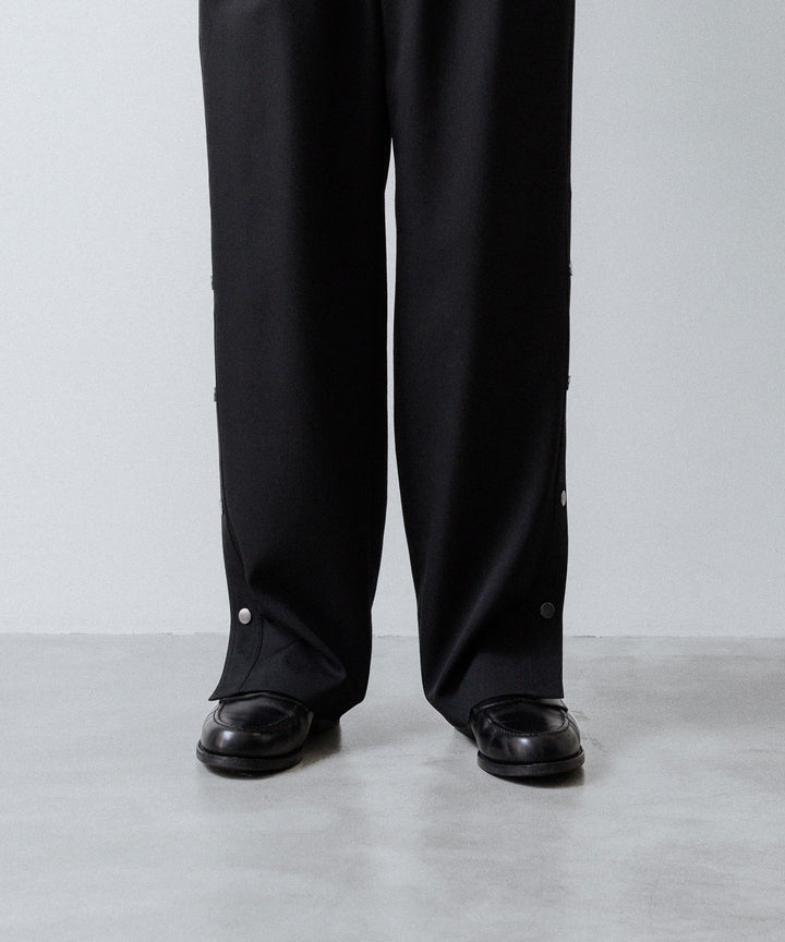 UJOH - ウジョーのBUTTON SLIT PNTのBLACK 公式通販サイトsession福岡セレクトショップ