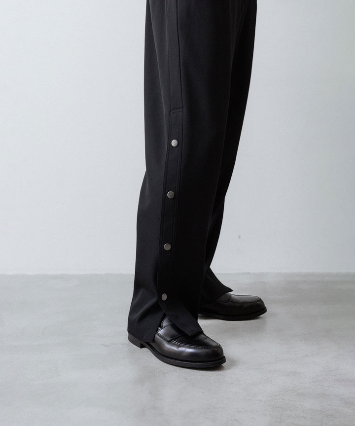 UJOH - ウジョーのBUTTON SLIT PNTのBLACK 公式通販サイトsession福岡セレクトショップ