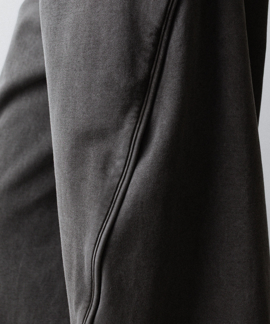 【KANEMASA PHIL.】36G FINE SWEAT DRAPING EASY PANTS - CHARCOAL PIGMENT