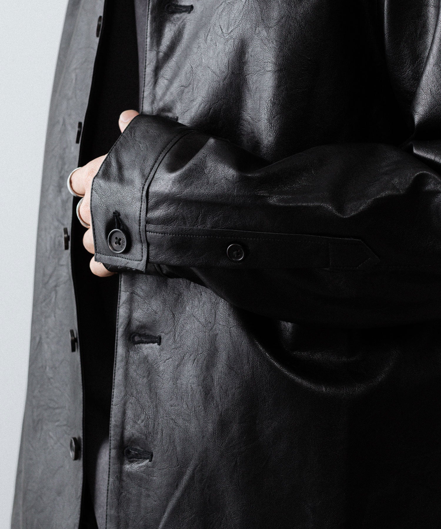 CODA コーダ BLACK SYNTHETIC LEATHER CUT OUT TIERED JACKETのBLACK 公式通販サイトsession福岡セレクトショップ