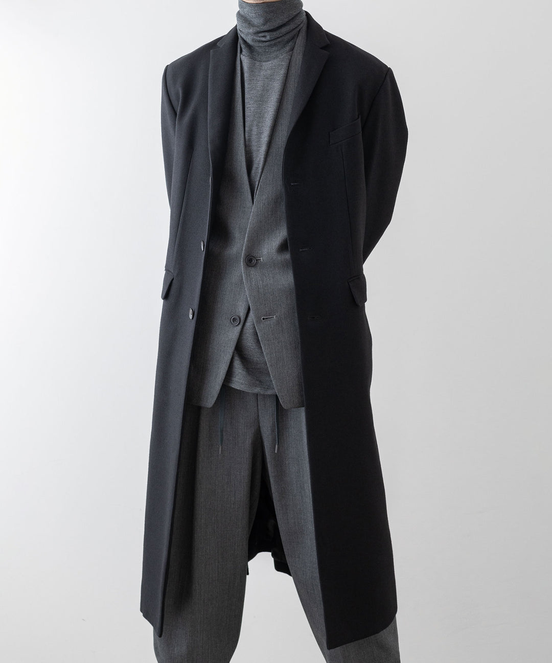 ato(アトウ)のWOOL TWILL NO COLLAR JACKETのCHARCOAL
