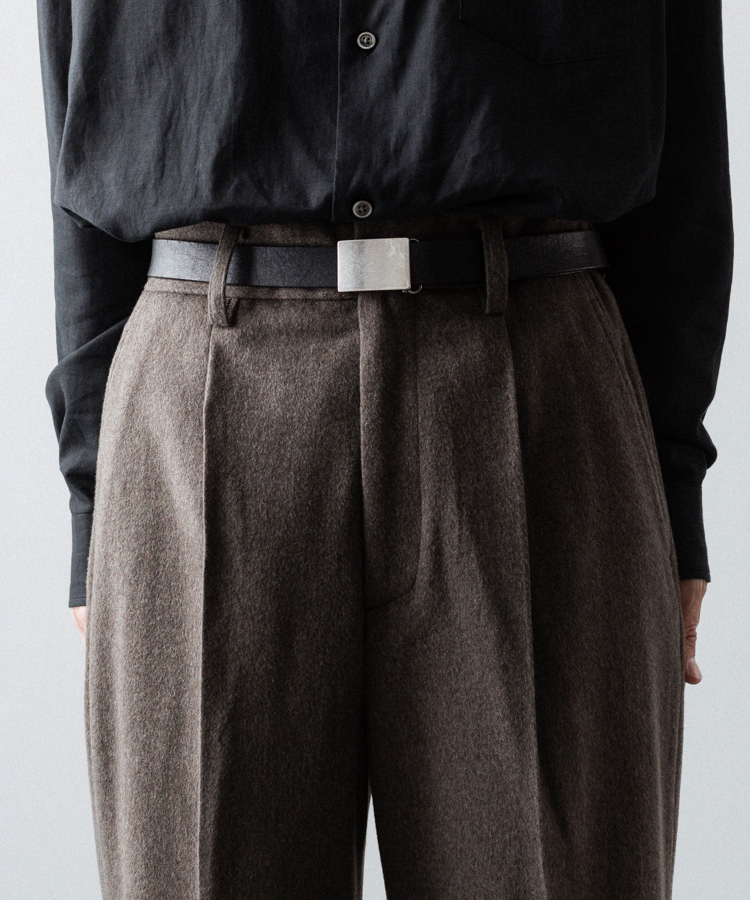 ssstein(シュタイン)のWOOL DOESKIN FLARE TROUSERS - TAUPEの公式通販サイトsession福岡セレクトショップ
