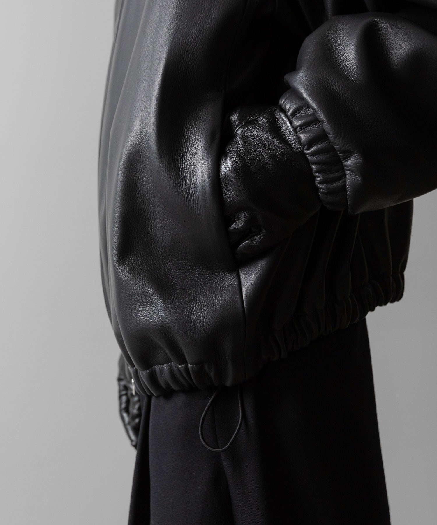 ssstein(シュタイン)のLEATHER HOODED SHORT JACKET - DARK CHARCOALの公式通販サイトsession福岡セレクトショップ
