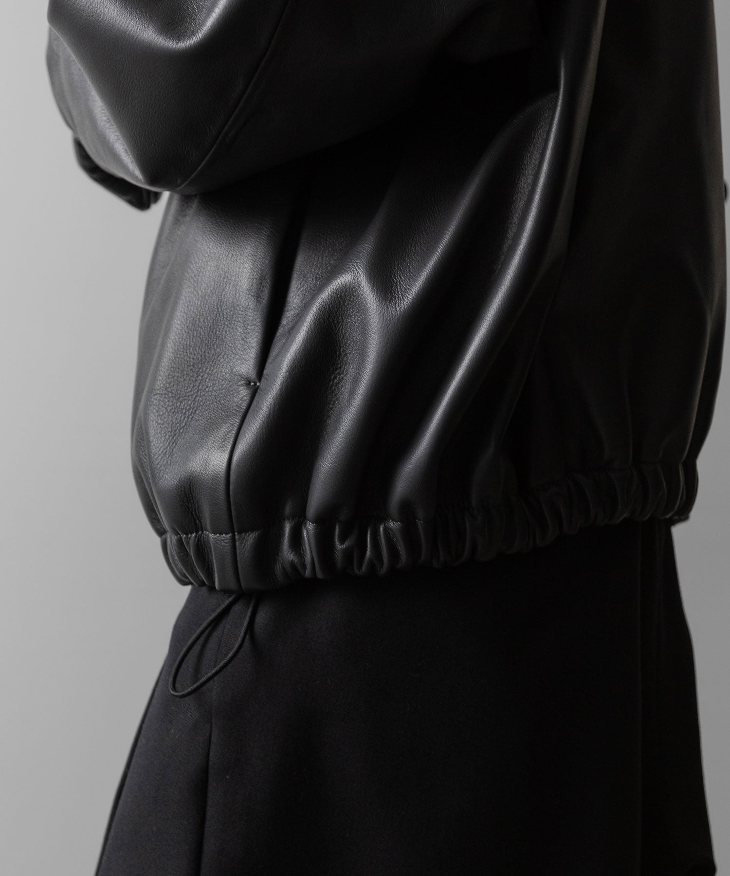 ssstein(シュタイン)のLEATHER HOODED SHORT JACKET - DARK CHARCOALの公式通販サイトsession福岡セレクトショップ
