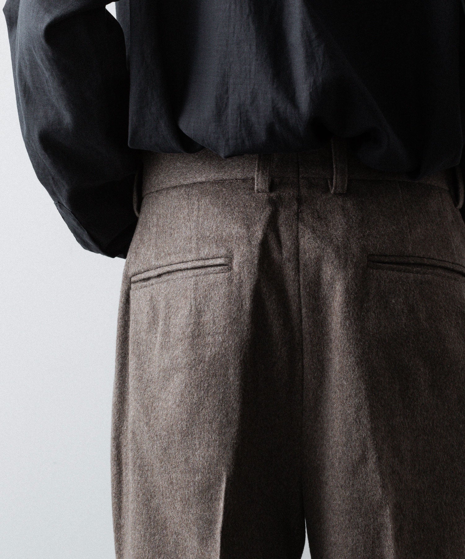 ssstein(シュタイン)のWOOL DOESKIN FLARE TROUSERS - TAUPEの公式通販サイトsession福岡セレクトショップ