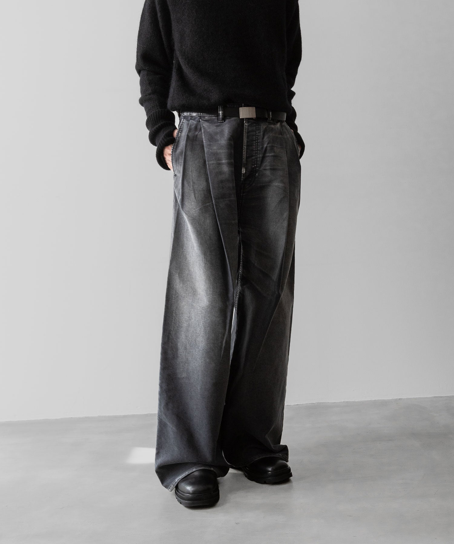 SUBLATIONS サブレーションズのMOLESKINE 2TUCK WIDE BAGGY PANTS - BLACKの公式通販サイトsession福岡セレクトショップ