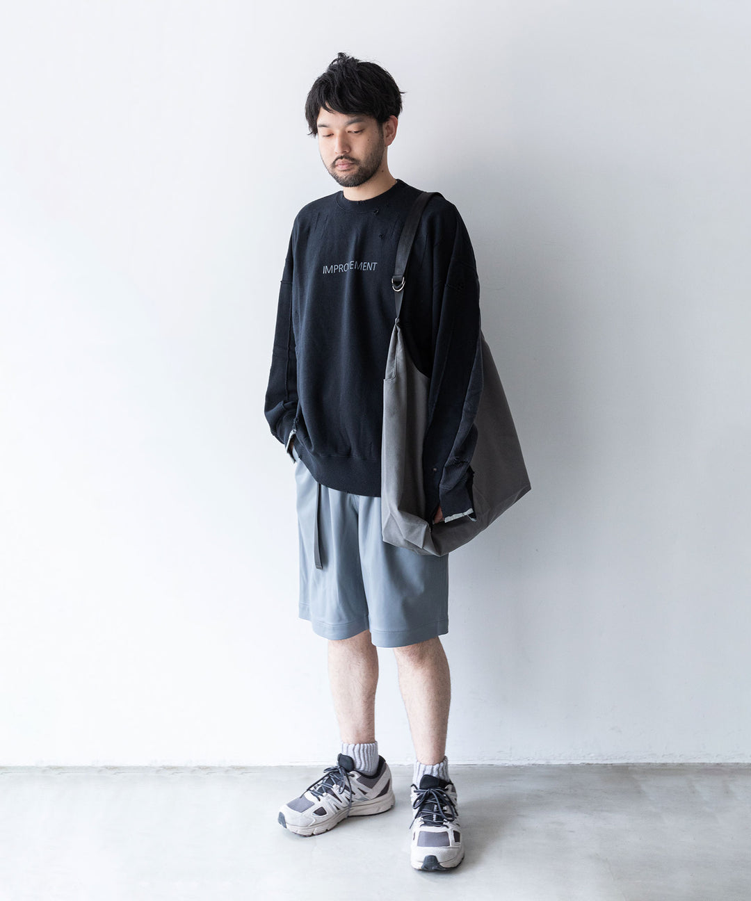 stein(シュタイン)の23AWコレクションLEATHER WIDE EASY SHORT TROUSERSのBLUE GREY
