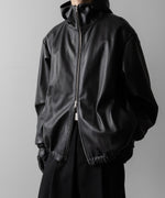 画像をギャラリービューアに読み込む, ssstein(シュタイン)のLEATHER HOODED SHORT JACKET - DARK CHARCOALの公式通販サイトsession福岡セレクトショップ

