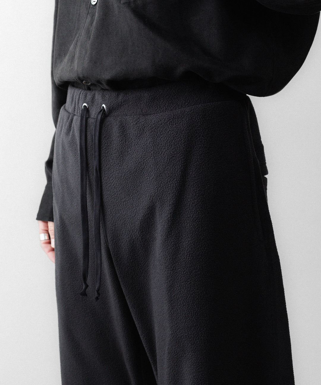 OPPOSE DUALITY-オポーズデュアリティのTWIST FLEECE TRSのBLACK公式通販サイトsession福岡セレクトショップ