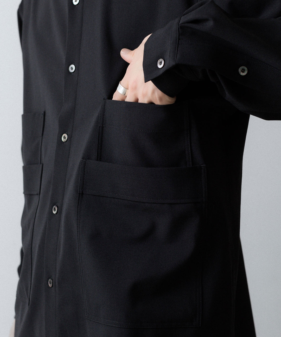 UJOH - ウジョーの4 POCKETS SHIRTのBLACK 公式通販サイトsession福岡セレクトショップ