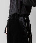 画像をギャラリービューアに読み込む, 【SUBLATIONS】VELVET TRANSFORM EASY TRACK PANTS - BLACK
