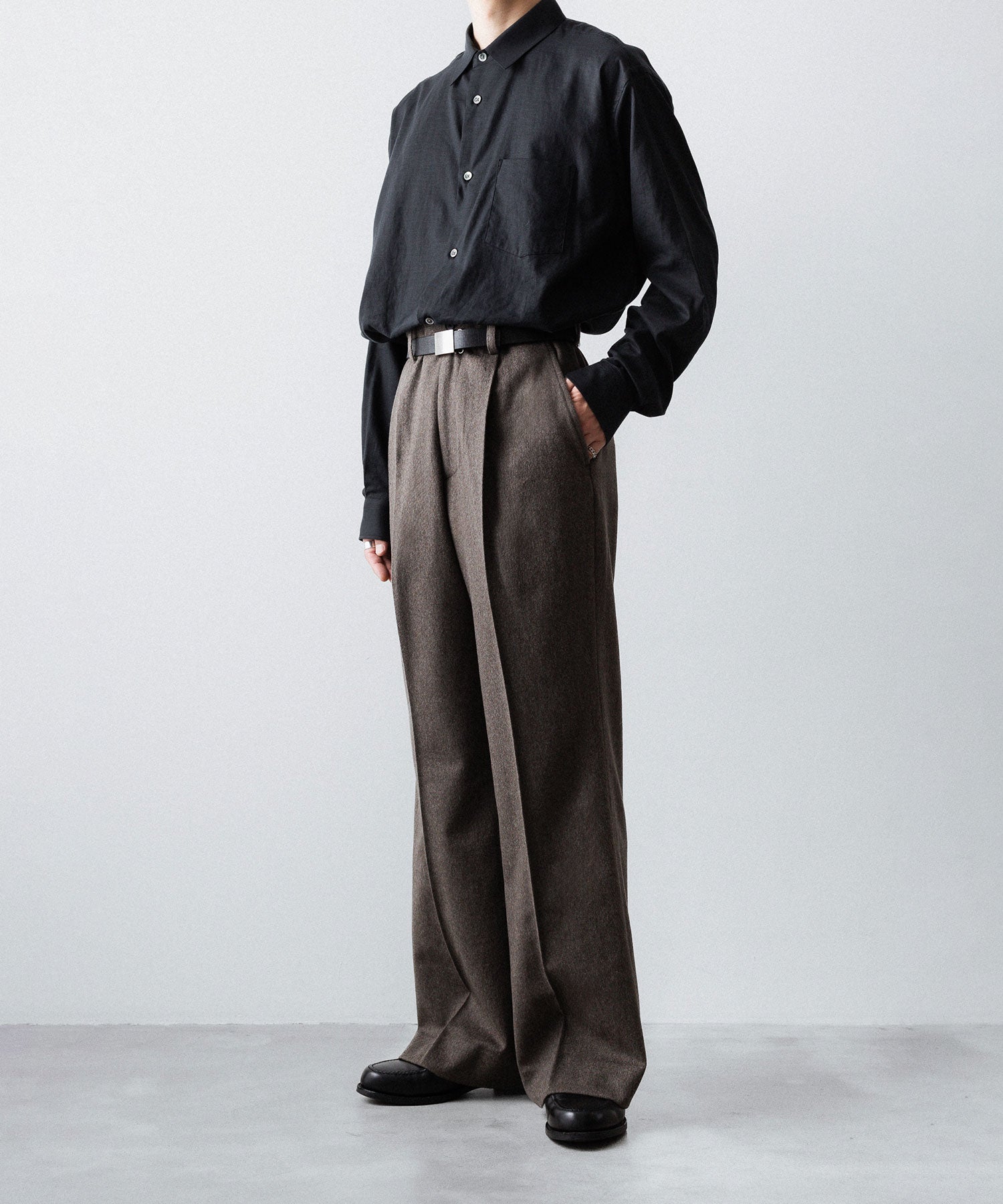 ssstein(シュタイン)のWOOL DOESKIN FLARE TROUSERS - TAUPEの公式通販サイトsession福岡セレクトショップ