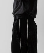 画像をギャラリービューアに読み込む, 【SUBLATIONS】VELVET TRANSFORM EASY TRACK PANTS - BLACK
