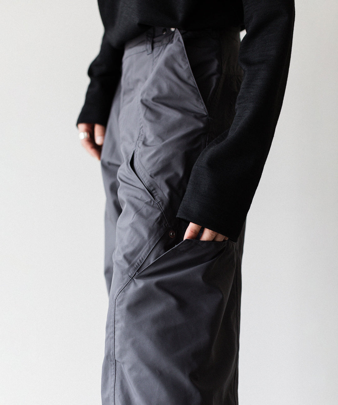 OPPOSE DUALITY-オポーズデュアリティの8 POCKET PANEL WIDE SHELL TRSのGRAY