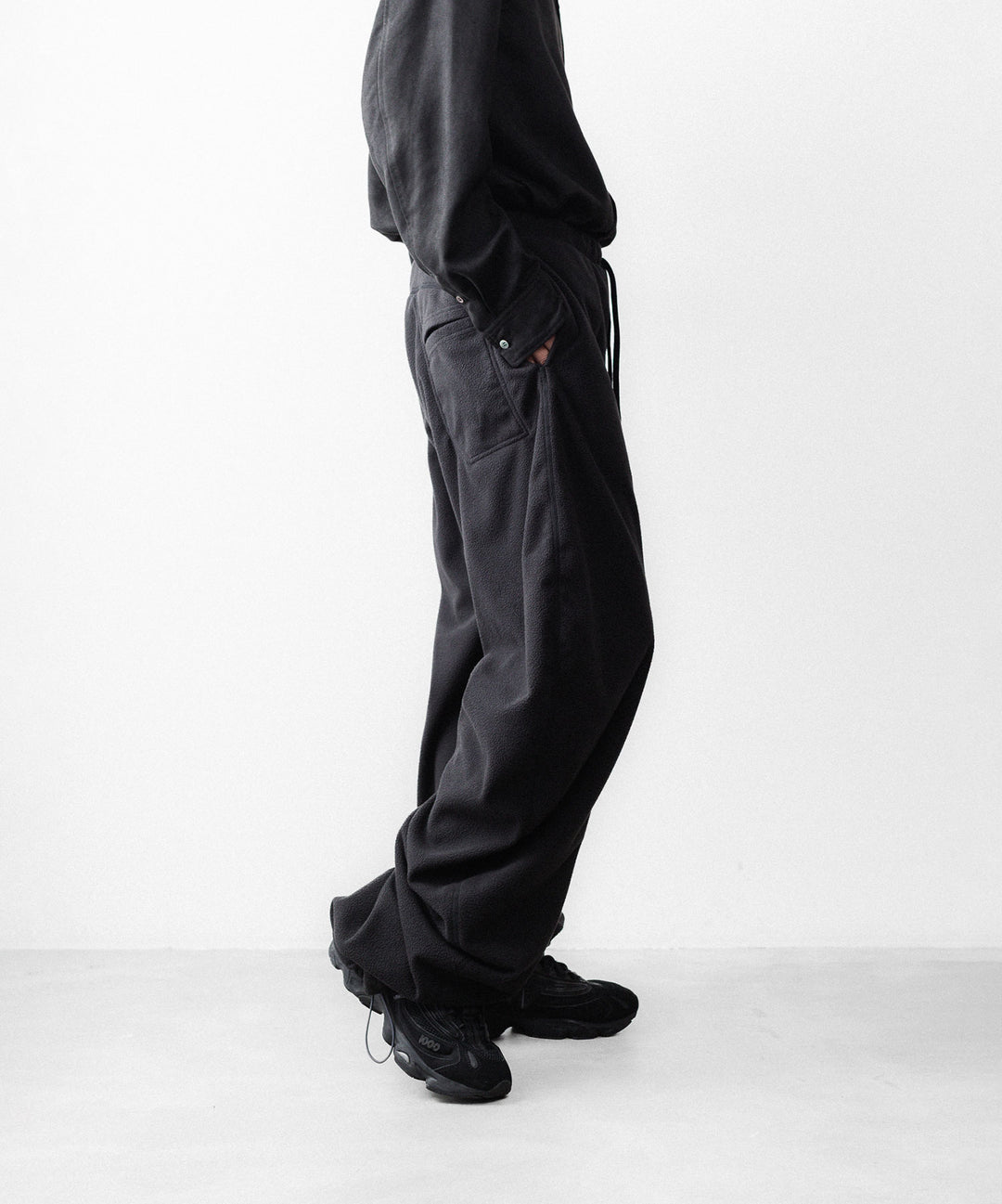 OPPOSE DUALITY-オポーズデュアリティのTWIST FLEECE TRSのBLACK公式通販サイトsession福岡セレクトショップ
