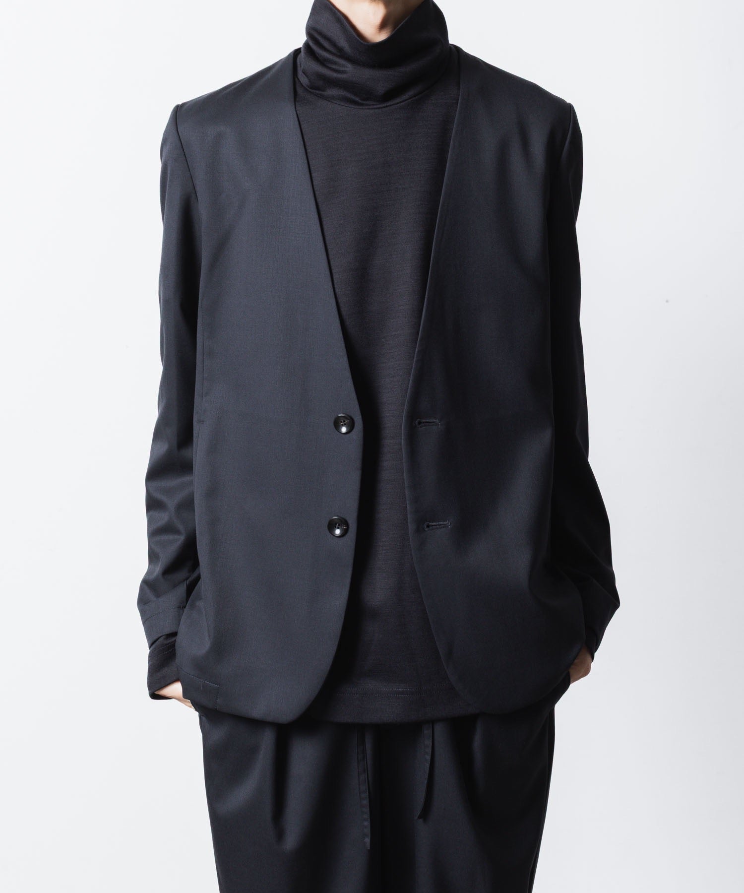 ATTACHMENT アタッチメントのT/W/SI STRETCH GABARDINE COLLARLESS JKT - D.NAVYの公式通販サイトsession福岡セレクトショップ