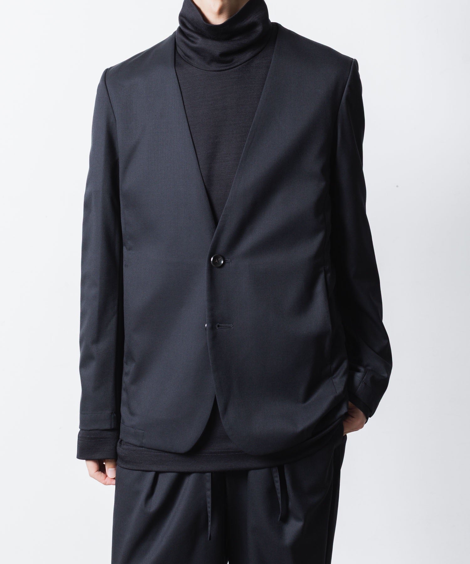 ATTACHMENT アタッチメントのT/W/SI STRETCH GABARDINE COLLARLESS JKT - D.NAVYの公式通販サイトsession福岡セレクトショップ