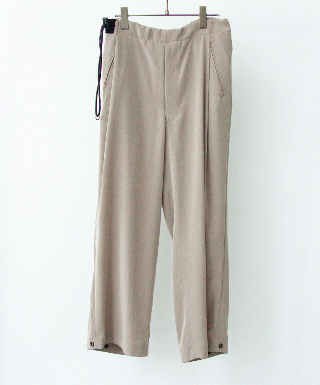 ANTHEM Aアンセムエー のPOWDERY VISCOSE NO-BRAINER PANTS - SAND BEIGEの公式通販サイトsession福岡セレクトショップ