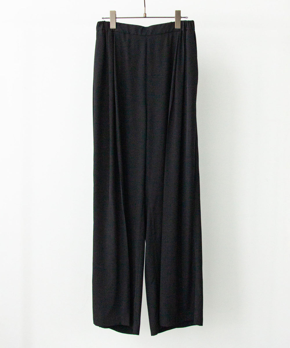 ANTHEM Aアンセムエー のSILKY VISCOSE 2TUCK FLARE EASY PANTS - BLACKの公式通販サイトsession福岡セレクトショップ
