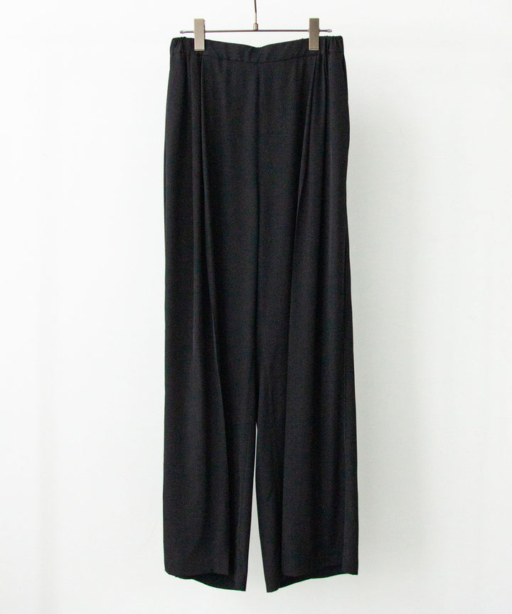 ANTHEM Aアンセムエー のSILKY VISCOSE 2TUCK FLARE EASY PANTS - BLACKの公式通販サイトsession福岡セレクトショップ