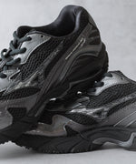 画像をギャラリービューアに読み込む, MIZUNO ミズノWAVE RIDER 10のBLACK×BLACK×METALLIC GREY 公式通販サイトsession福岡セレクトショップ
