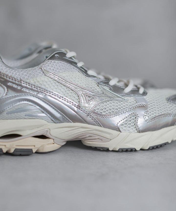 MIZUNO-ミズノのWAVE RIDER 10のWHITE×LIGHT BEIGE×SILVER公式通販サイトsession福岡セレクトショップ 