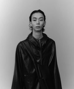 stein(シュタイン)の24SSコレクションLEATHER HOODED SHORT JACKETのBLACK