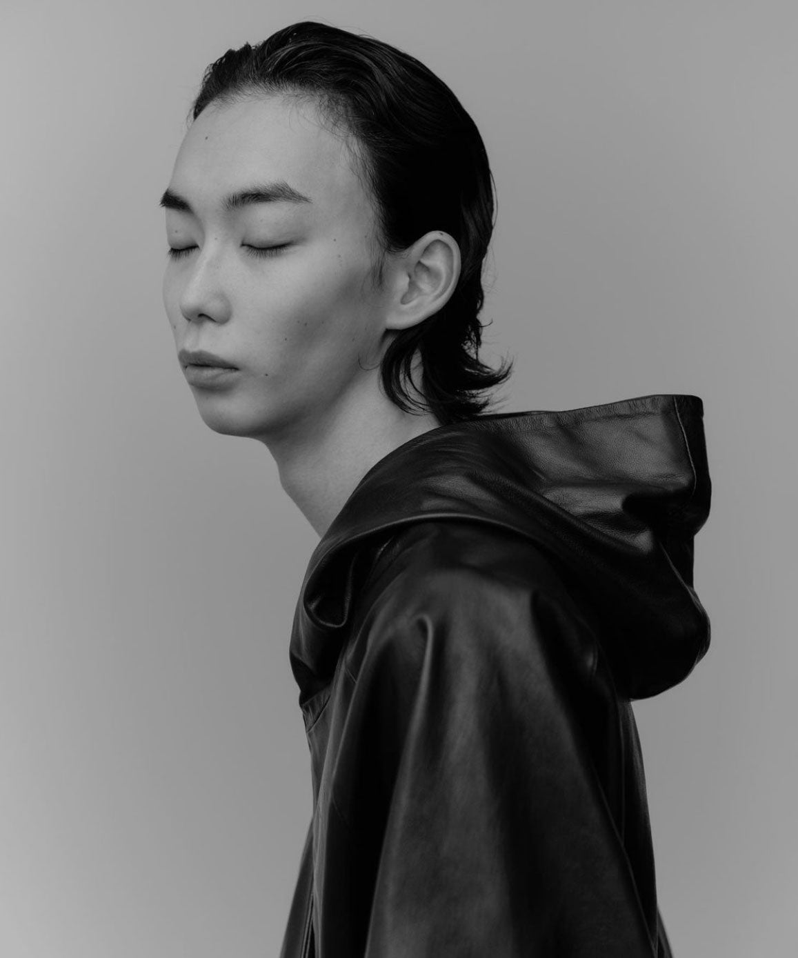 stein(シュタイン)の24SSコレクションLEATHER HOODED SHORT JACKETのBLACK