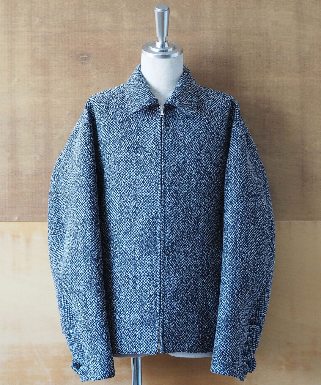 INTÉRIM(インテリム)の23AWコレクションLIMITED BIG DOT DONEGAL HARRINGTON JACKETのGRAY DOTS