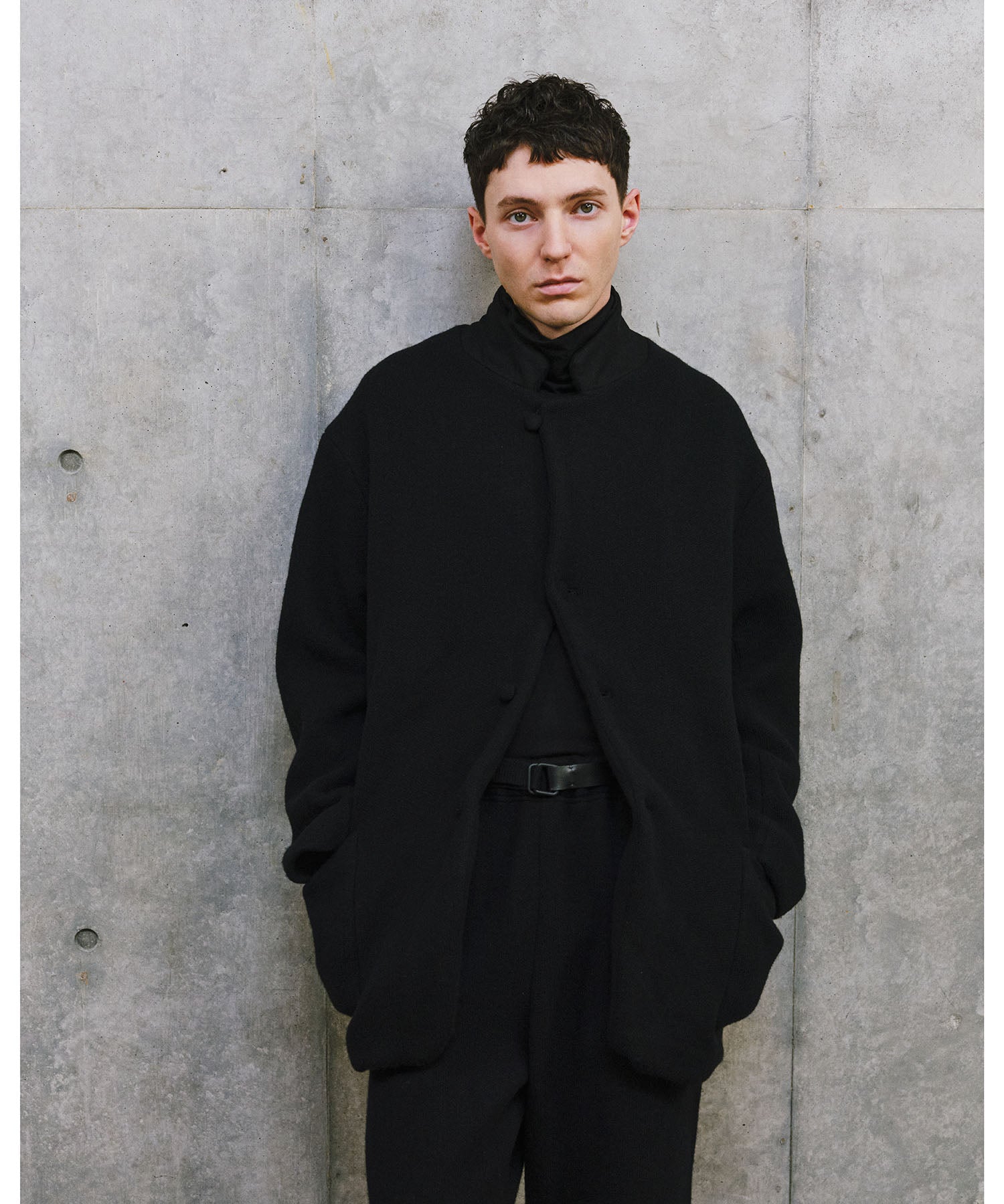 MAYKAM(メイカム)の26-27AWコレクションのLOOK001