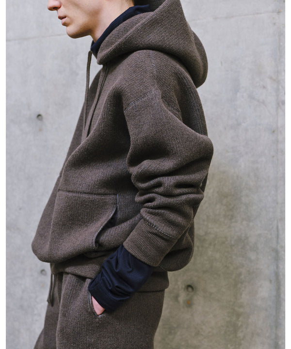 MAYKAM(メイカム)の26-27AWコレクションのLOOK010