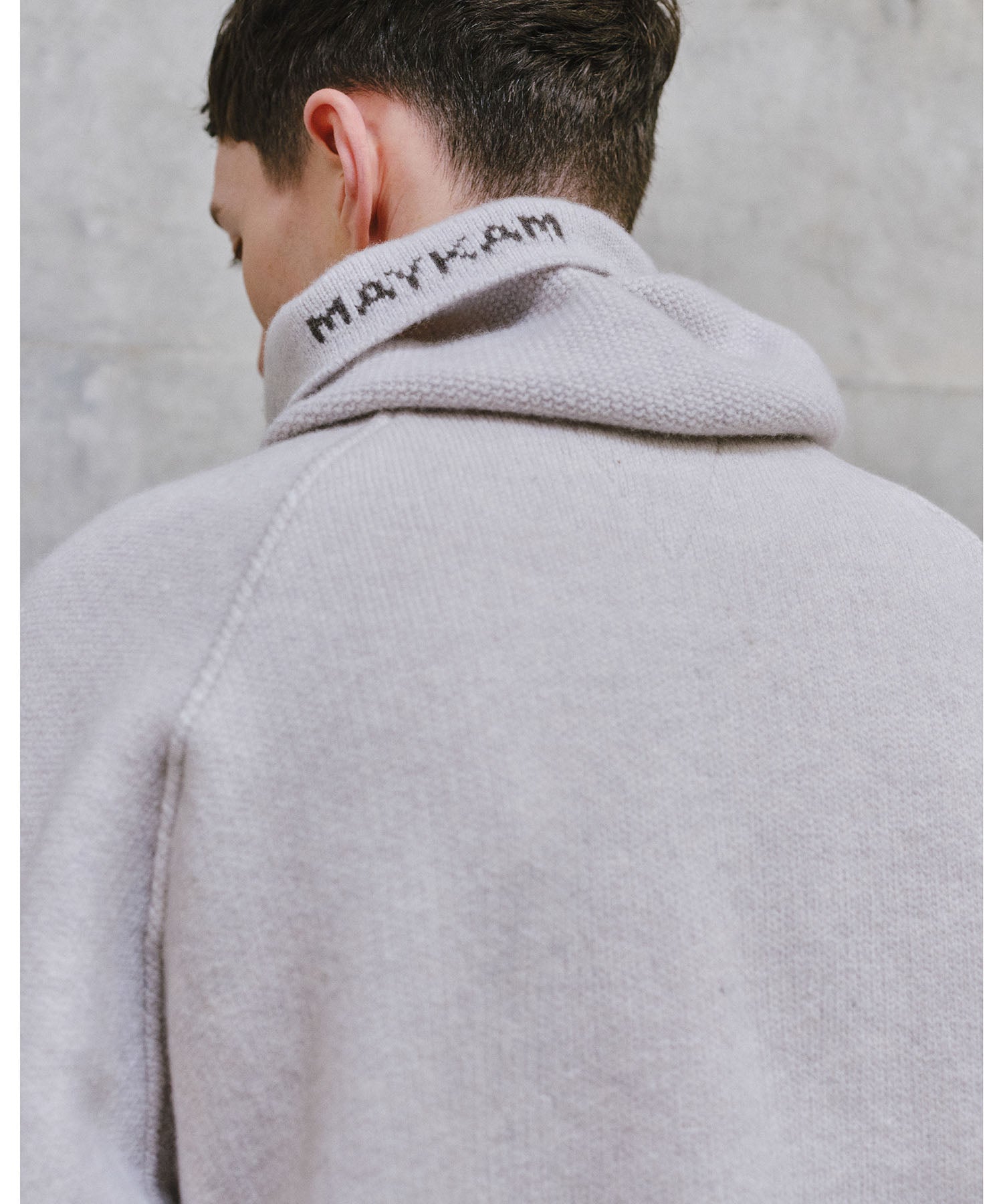 MAYKAM(メイカム)の26-27AWコレクションのLOOK021
