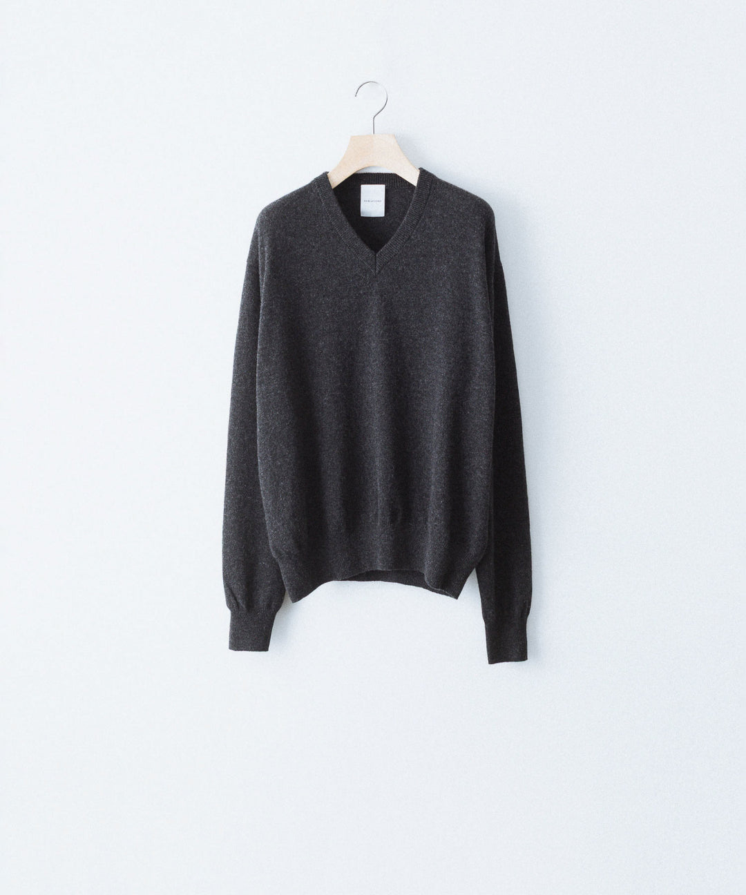 SUBLATIONS サブレーションズのCASHMERE V-NECK KNITのCHARCOAL 公式通販サイトsession福岡セレクトショップ