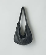 画像をギャラリービューアに読み込む, ssstein(シュタイン)のGOAT LEATHER SHIRRING HANDLE SHOULDER BAG - BLACKの公式通販サイトsession福岡セレクトショップ
