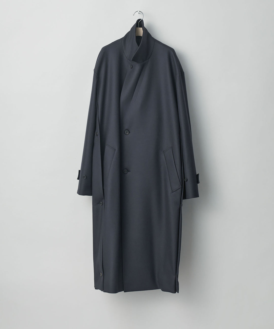 stein(シュタイン)の23AWコレクションOVERSIZED LAYERED SINGLE COATのDARK CHARCOAL