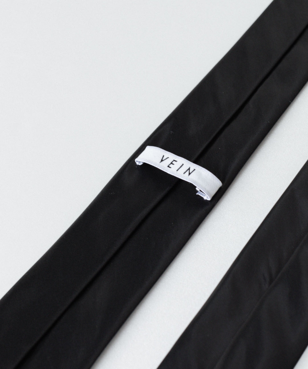 【 VEIN 】PE VINTAGE SATIN NARROW TIE - BLACK