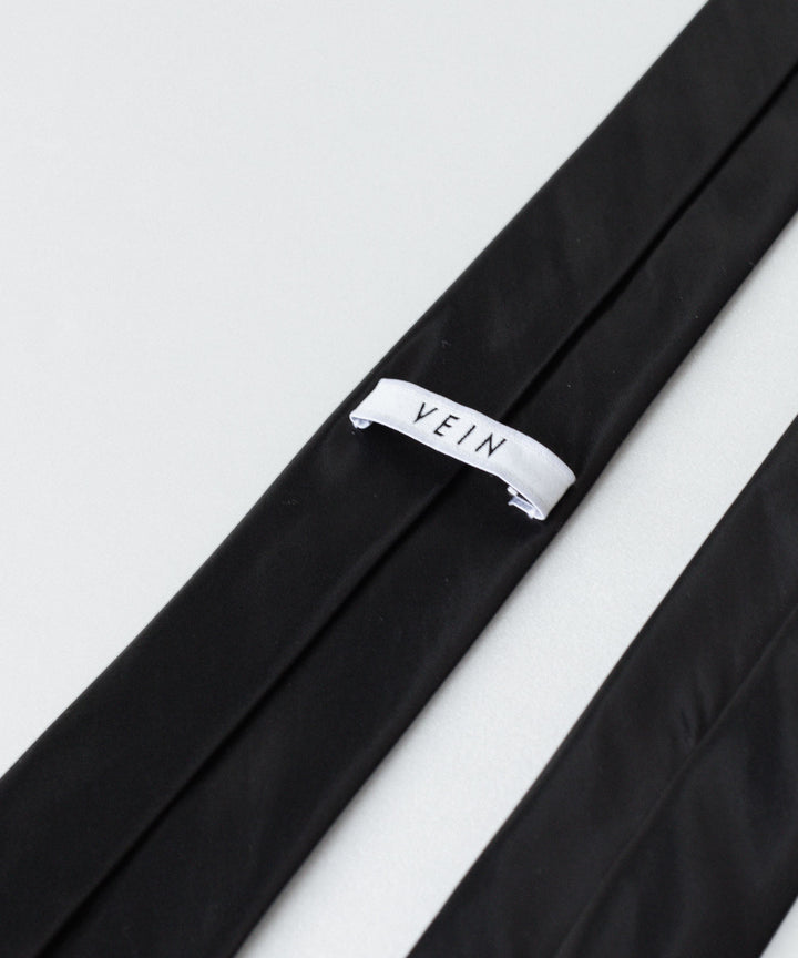 【 VEIN 】PE VINTAGE SATIN NARROW TIE - BLACK