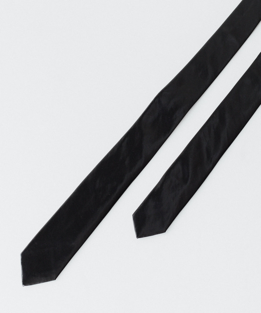 【 VEIN 】PE VINTAGE SATIN NARROW TIE - BLACK
