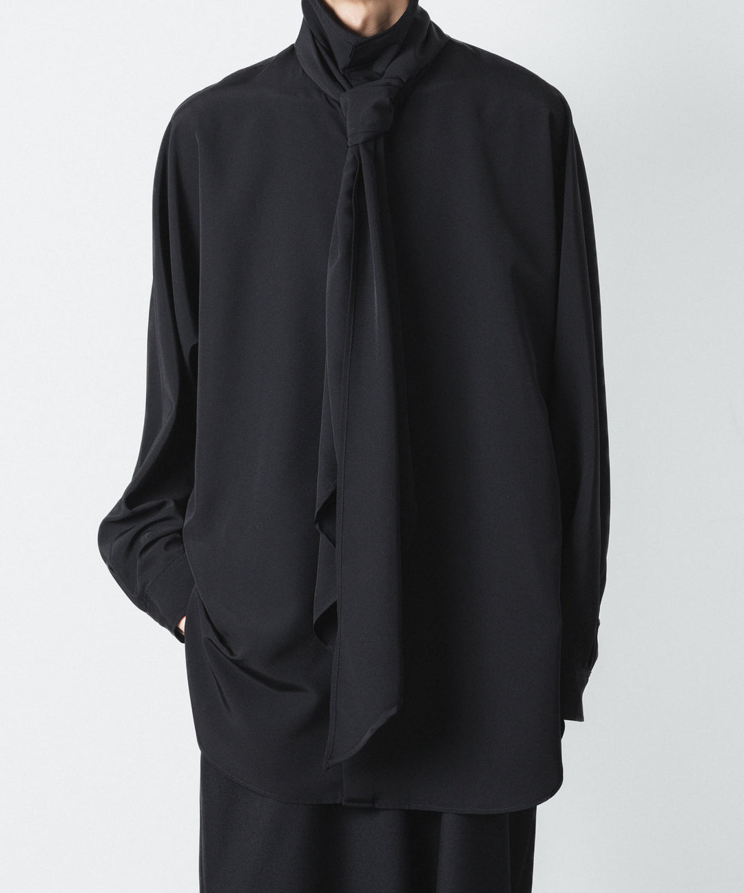 ato(アトウ)のCREPE DE CHINE SCARF SHIRT - BLACKの公式通販サイトsession福岡セレクトショップ