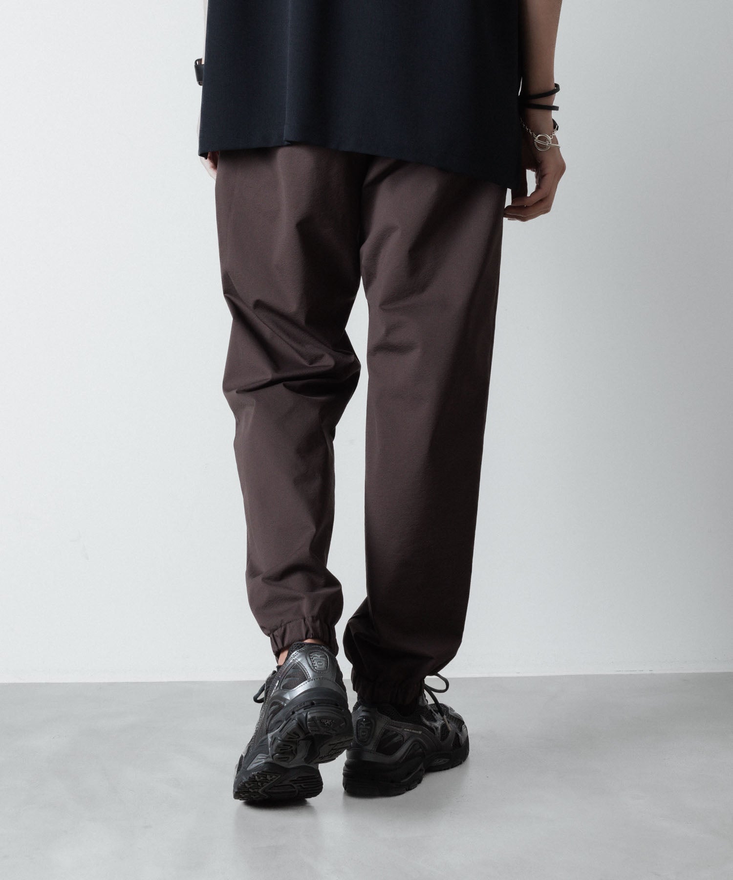 ATTACHMENT アタッチメントのPE HIGH GAUGE JERSEY TRAINING PANTS - L.BROWNの公式通販サイトsession福岡セレクトショップ